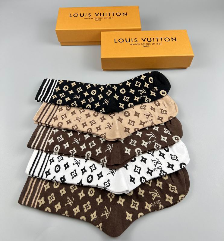 LV socks 090316